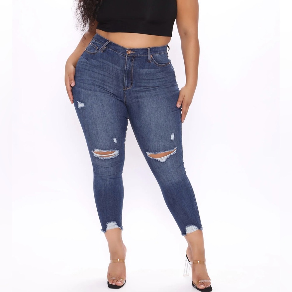 NWT High Waist Distressed Ankle Jeans